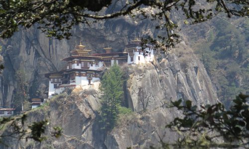 Kulturreise durch Bhutan: Das berühmte Kloster Tiger Nest nahe Paro