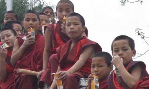 Bhutan Kulturreise: Klosterschüler im einsamen Osten Bhutans