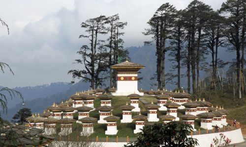 Bhutan Kulturreise: 108 Stupas am Dochu La