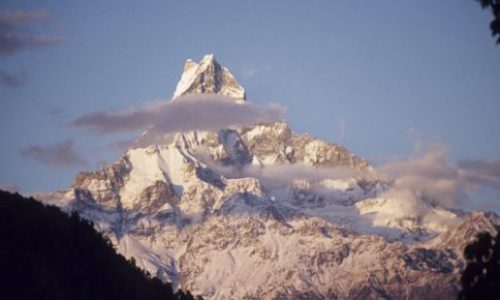Nepal | Trek zum Annapurna Base Camp: Blick auf den Machapuchare (6997 m), wegen seiner Form auch als Mount Fishtail bekannt