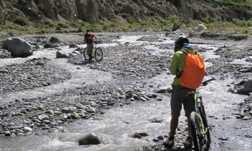 Many rivers to cross | Mit dem MTB in Mustang