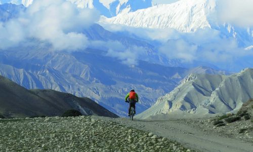 Mountainbiker zwischen Lo Mantang und Tsarang | Mustang | Nepal